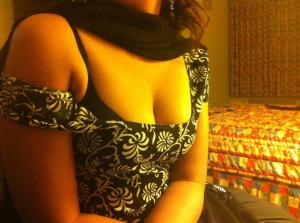 indian girl friend down blouse boobs showing bra showing